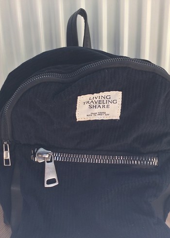 Kadın Siyah Fermuarlı Sırt Çantası - Görsel 2