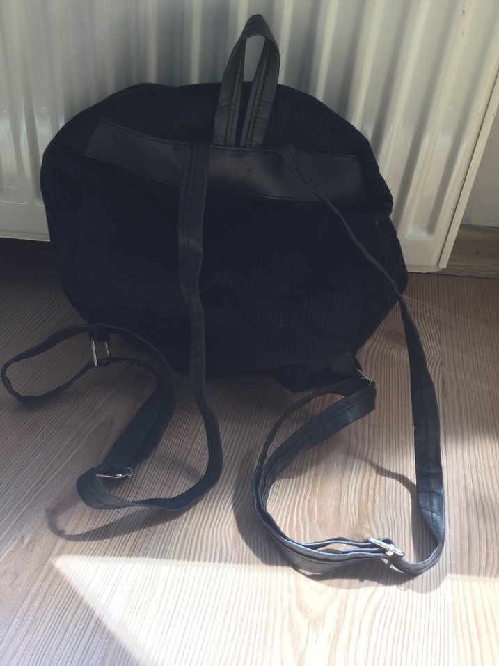 Kadın Siyah Fermuarlı Sırt Çantası - Görsel 3