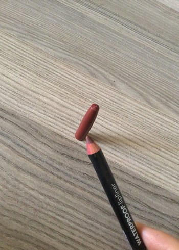 Flormar Bordo Suya Dayanıklı Dudak Kalemi 243 - Görsel 3