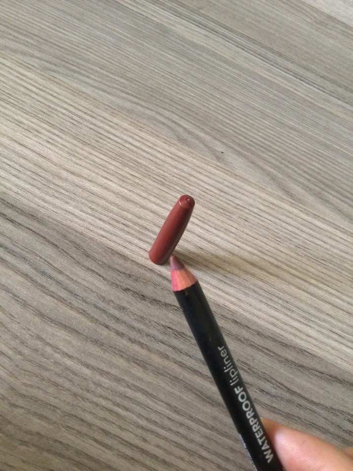 Flormar Bordo Suya Dayanıklı Dudak Kalemi 243 - Görsel 3