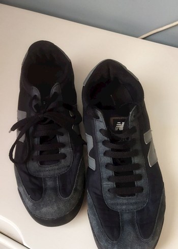 New Balance Siyah Suet Sneaker