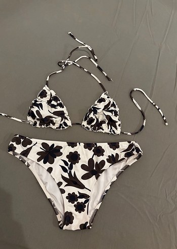 Çiçek Desenli Beyaz İpli Bikini