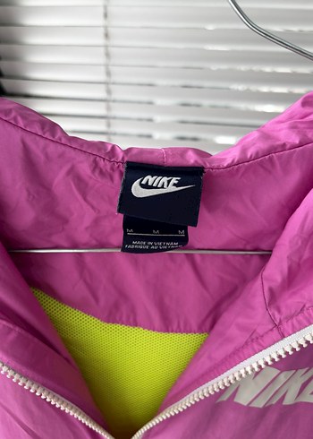 Pembe ve Neon Yeşil Nike Kapüşonlu Yağmurluk - Görsel 4