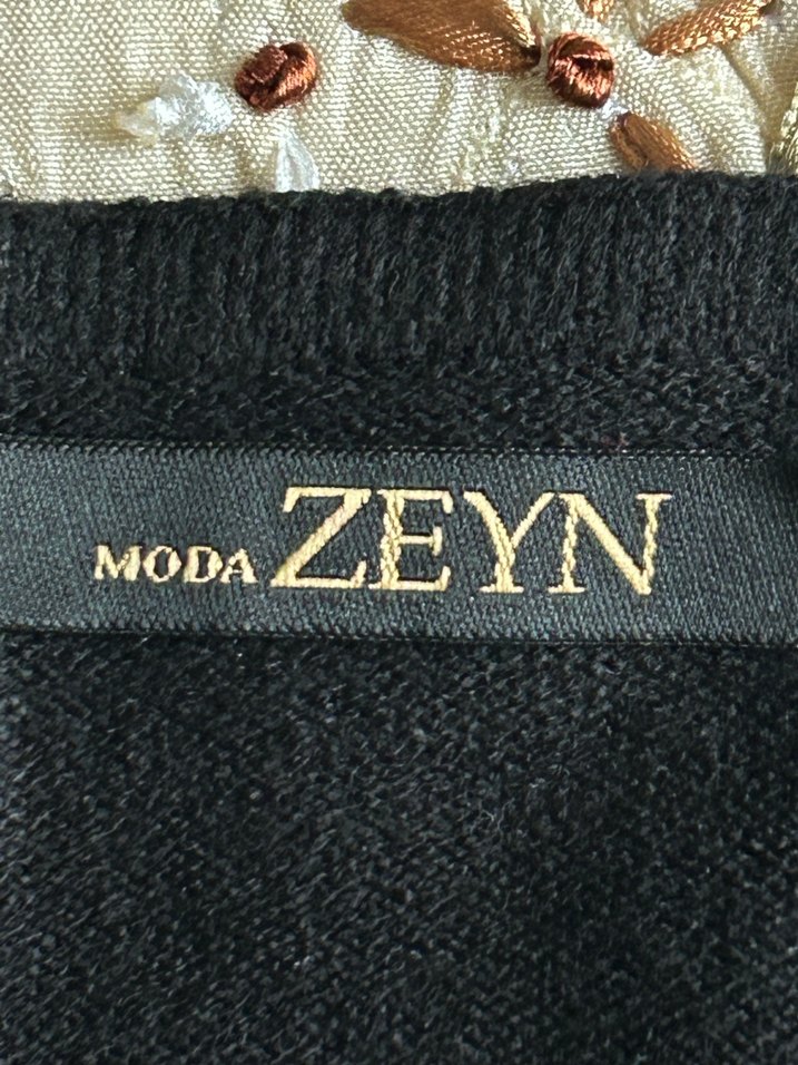 Düğmeli Siyah Midi Kadın Hırka - Görsel 3