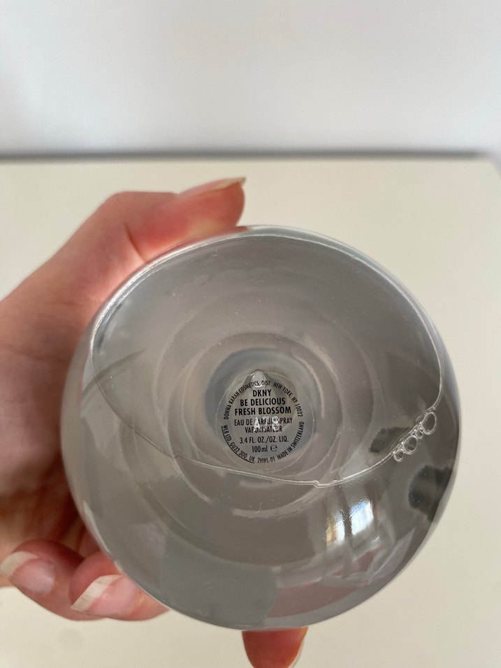 Dkny Be Delicious Kadın Parfümü Gümüş Yuvarlak Şişede - Görsel 2