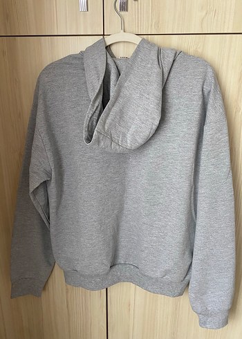 Gri Kadın Kapüşonlu Sweatshirt Fenerbahçe Baskılı - Görsel 3