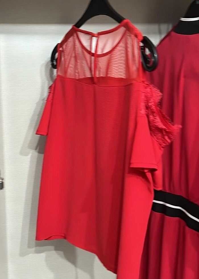 Kırmızı blüz - Görsel 3