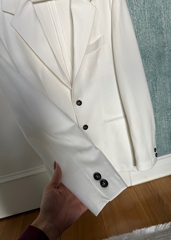 Beyaz ceket - Görsel 2