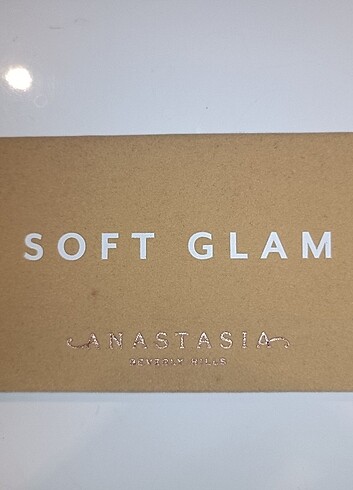 Anastasia Beverly Hills Soft Galm