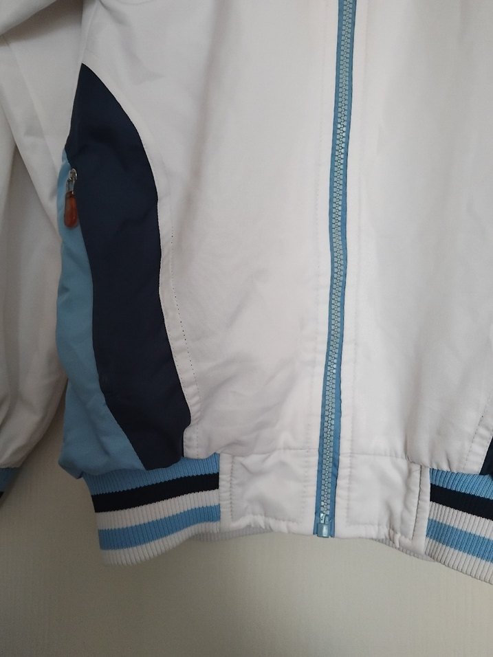 Beyaz Fermuarlı Spor Ceket - Görsel 3