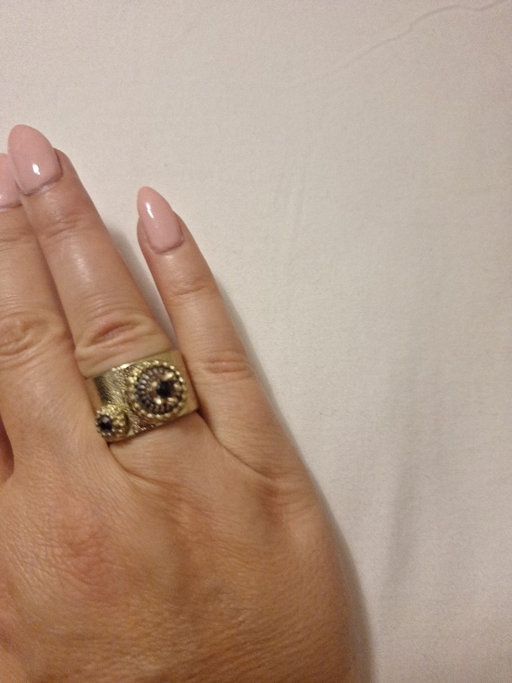 Altın Renkli Pul Detaylı Yılan Desenli Yüzük - Görsel 3