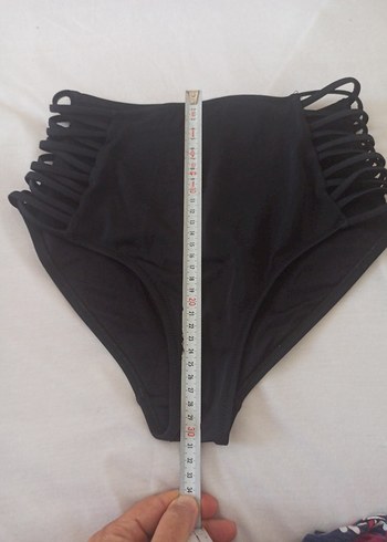 m Beden Siyah Strappy Gotik Bikini Altı