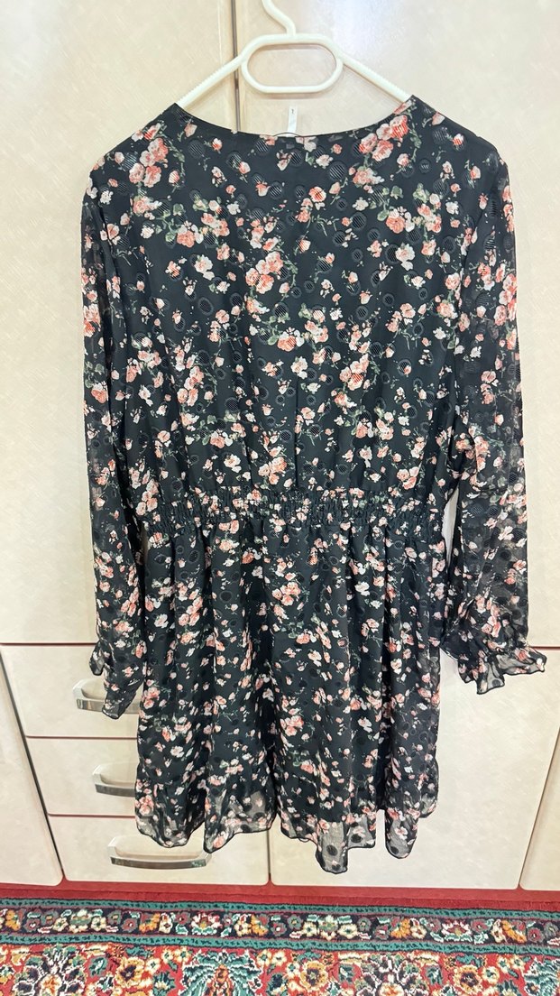 Uzun Kollu V Yaka Çiçek Desenli Midi Elbise - Görsel 5