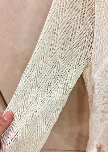 Dantel güpür detaylı krem mini elbise - Görsel 5