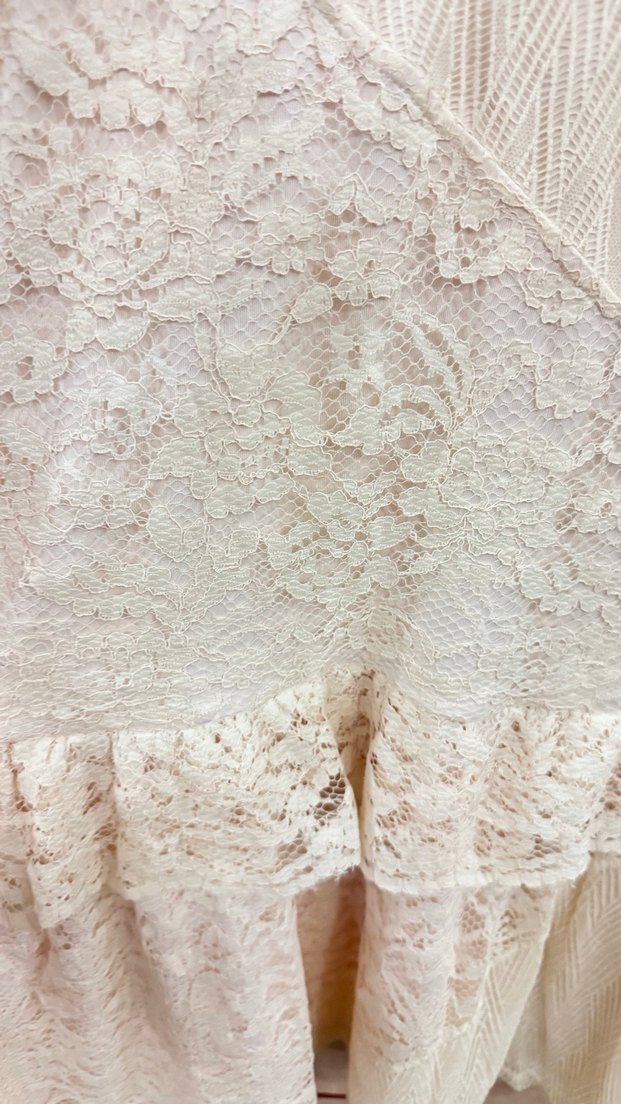 Dantel güpür detaylı krem mini elbise - Görsel 4