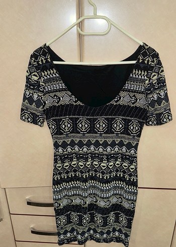 Pırıltılı simli vücuda oturan model sadece 1kez giyildi - Görsel 2