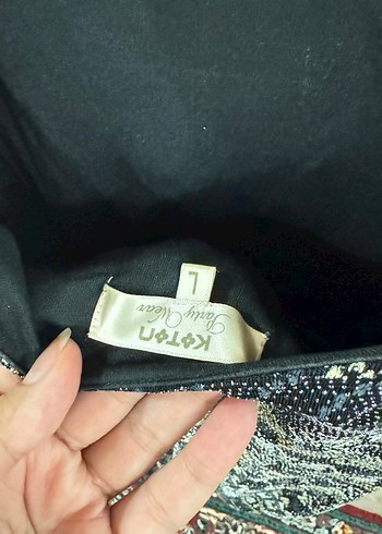 Pırıltılı simli vücuda oturan model sadece 1kez giyildi - Görsel 5