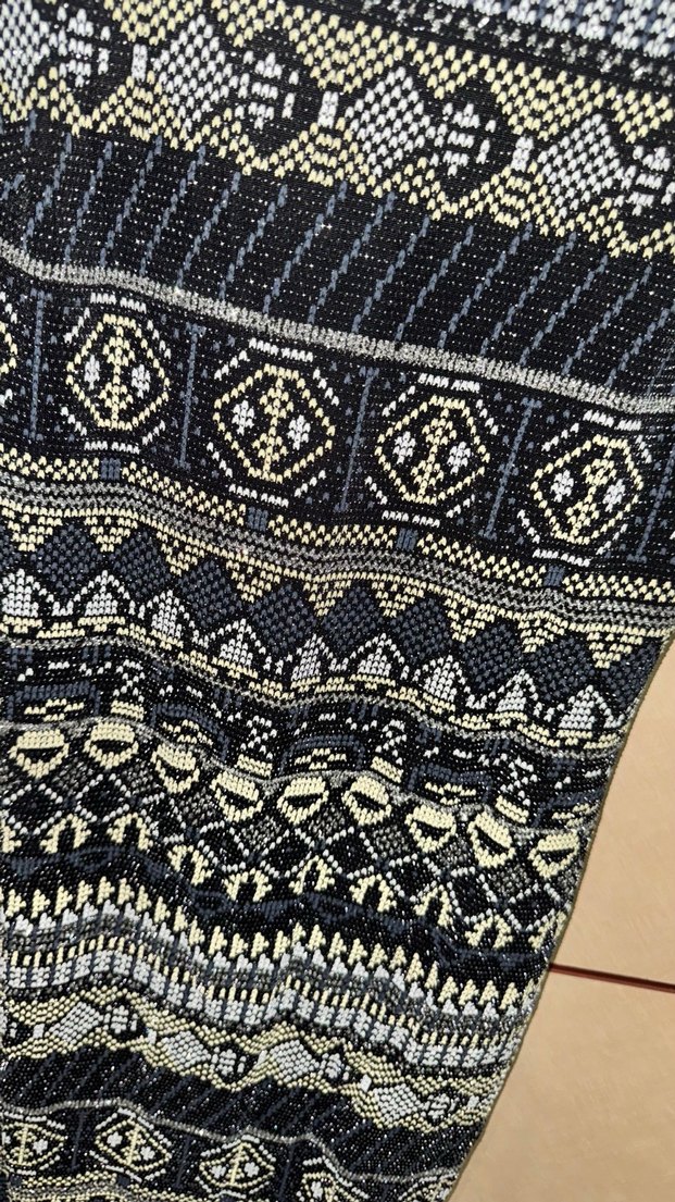 Pırıltılı simli vücuda oturan model sadece 1kez giyildi - Görsel 4