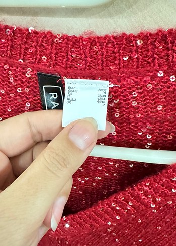 Kırmızı V Yaka Parlak ışıltılı Triko Kazak - Görsel 4