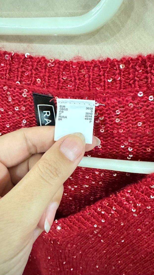 Kırmızı V Yaka Parlak ışıltılı Triko Kazak - Görsel 4