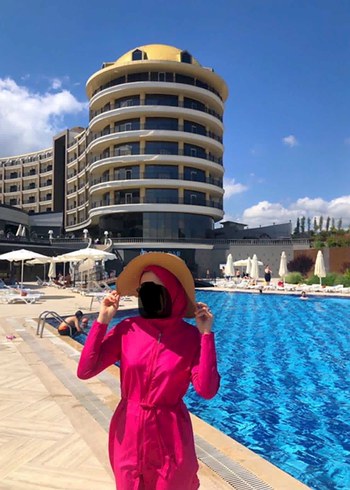 Diğer Uzun Kesim Pembe Bohem Mayo