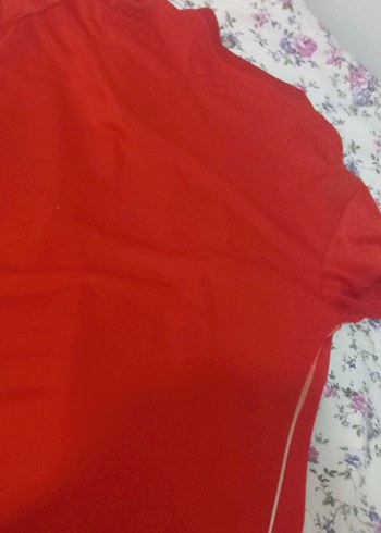 Kırmızı Baskılı Erkek Spor Tişörtü - Görsel 5