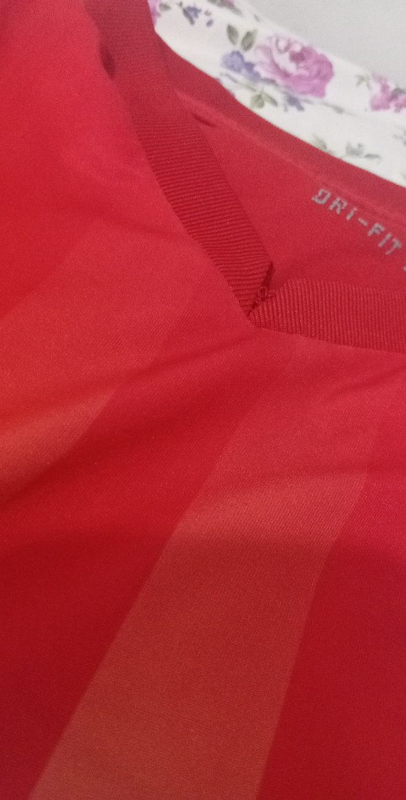 Kırmızı Baskılı Erkek Spor Tişörtü - Görsel 2