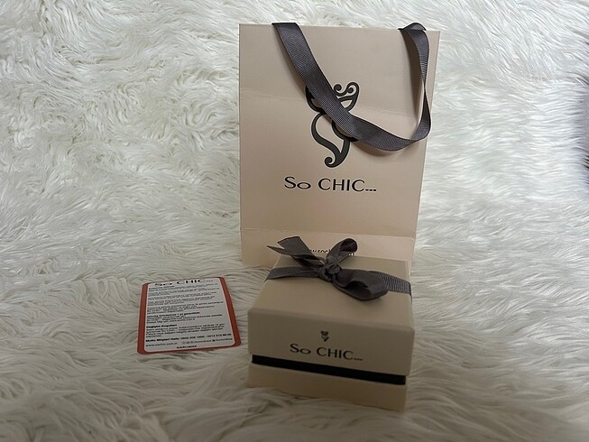 So Chic So chic B harfi kolye