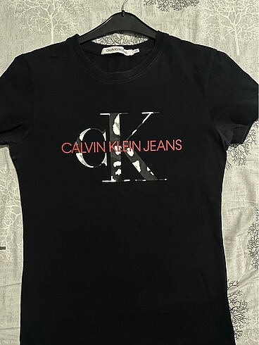 Calvin Klein T-shirt