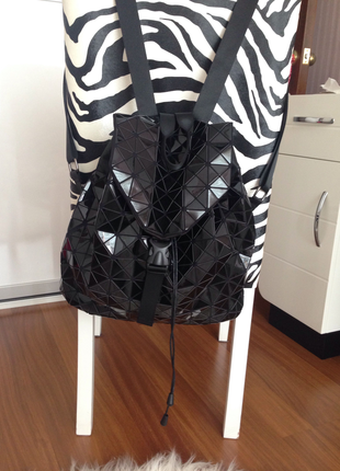 Asos Geometrik kesim canta 
