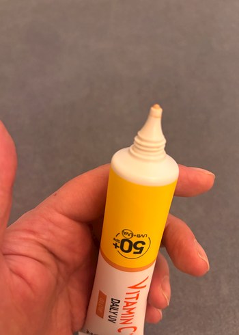 Garnier C Vitamini Parlak SPF 50+ Yüz Kremi - Görsel 3