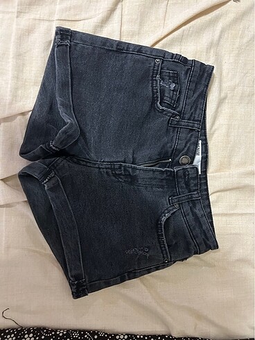 Bershka 34 beden şort