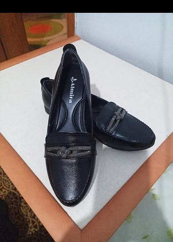 Siyah Parlak Tokalı Topuklu Kadın ayakkabı - Görsel 2