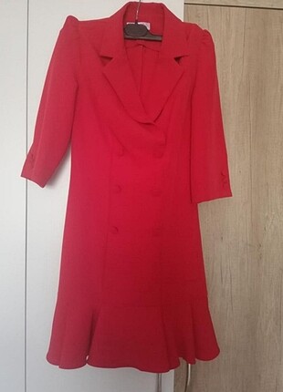 Kırmızı ceket elbise 