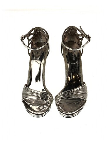 37 Beden Diğer Stiletto %70 İndirimli.