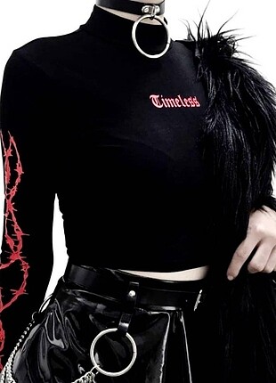 BLACK CROP