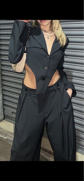 s Beden Etiketli bershka blazer ve pantolon takım Tekli bin ikili takım