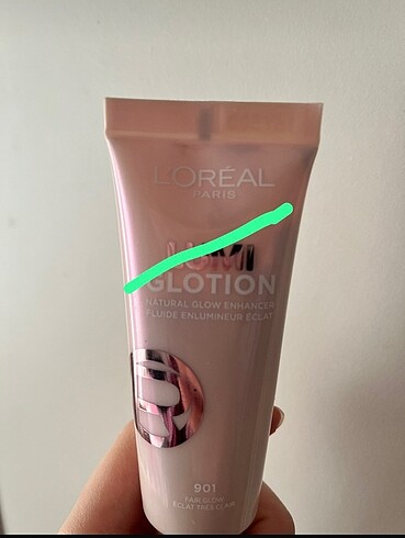 Beden Loreal LUMI glotian 901 Fair glow