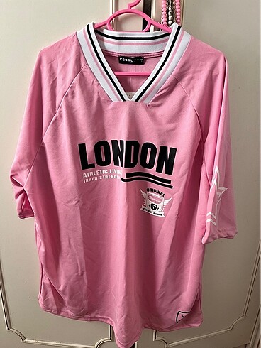 m Beden pembe Renk Etiketli London defacto kolej tshirt etiket fiyatından baya uygu