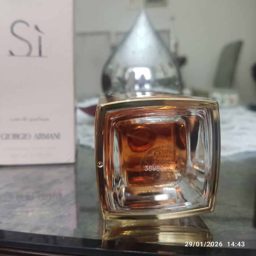 Giorgio Armani Si Kadın Parfümü 100 ml - Görsel 3