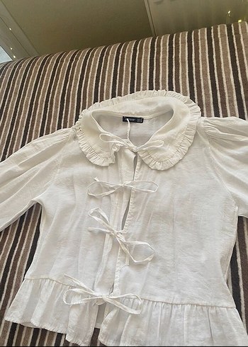 Beyaz Keten Fırfırlı Gömlek - Görsel 2