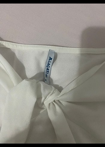 Beyaz Kısa Kollu Kadın Bluz - Görsel 3