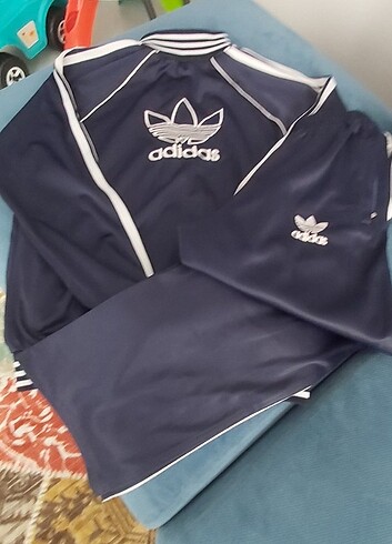Adidas marka eşofman takımı 