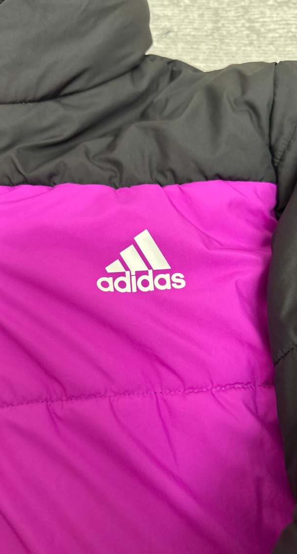 Adidas Canlı Pembe-Siyah Kapüşonlu Şişme Mont — görsel 2/4