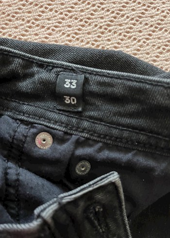 Diğer Jack and Jones marka siyah Kemerli Erkek Kot Pantolon . 33-30