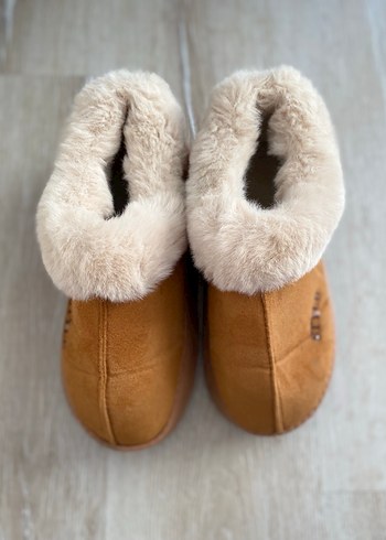 Kahverengi Süet Tüylü Kadın Terlik - Görsel 3