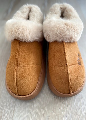 Kahverengi Süet Tüylü Kadın Terlik - Görsel 4