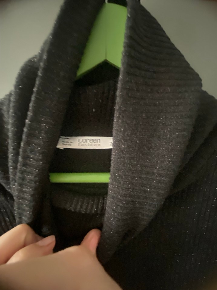 Siyah Yüksek Yakalı Uzun Örme Elbise - Görsel 3