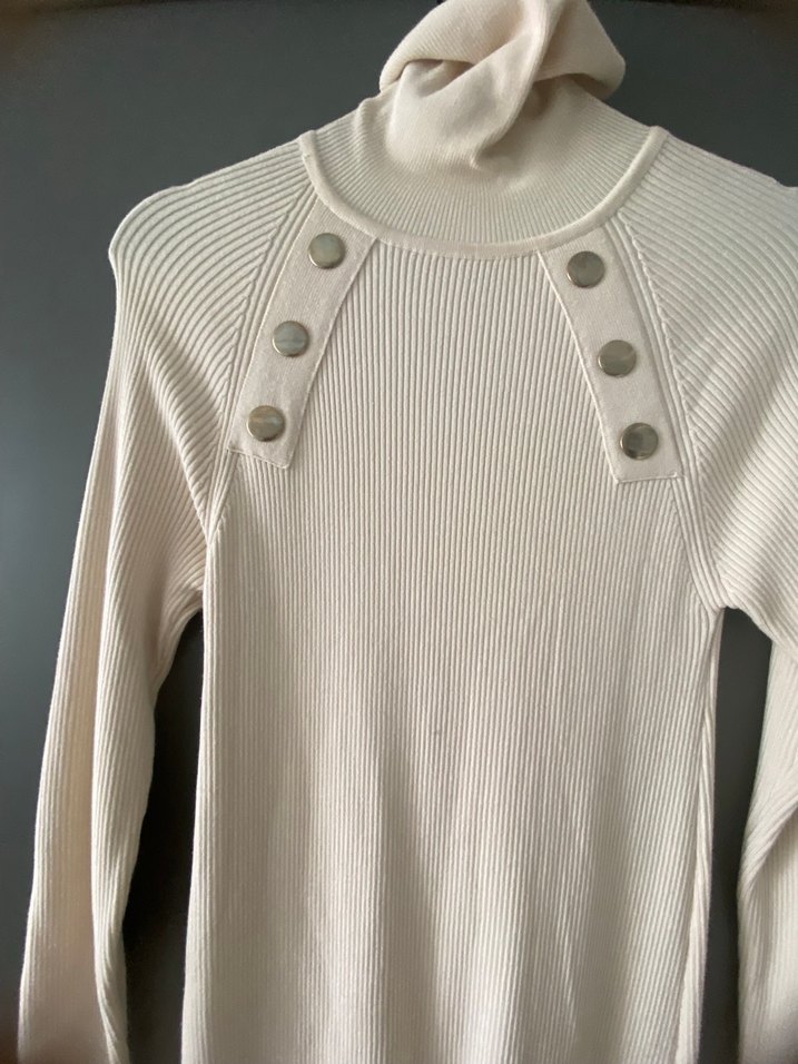 Düğmeli Beyaz Uzun Kollu Triko Elbise - Görsel 2