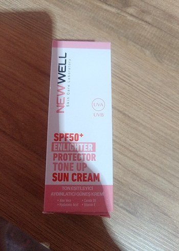 New Well SPF50+ Aydınlatıcı Güneş Kremi